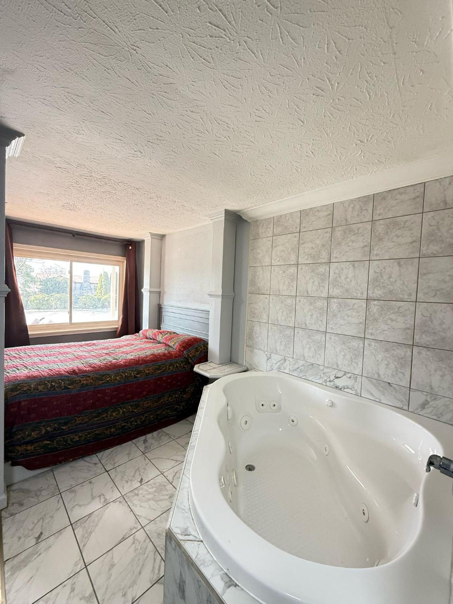 Blisspoint Inn Fka Motel 6T7 Indianapolis Eksteriør billede